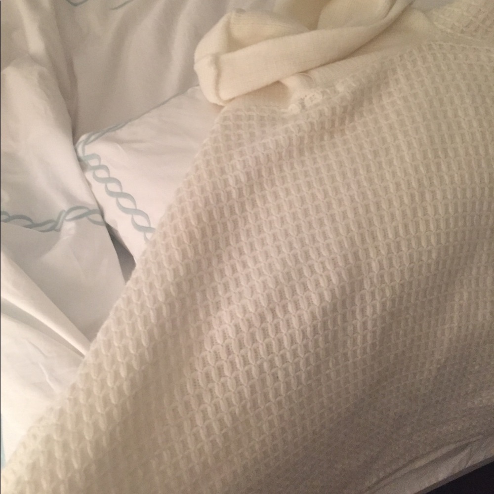 Poncho - Picture 3 of 4